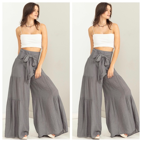 26 ✨LAST ONE✨BOHO SUMMER VIBES HIGH-WAISTED TIERED FLARED PANTS - Picture 2 of 3